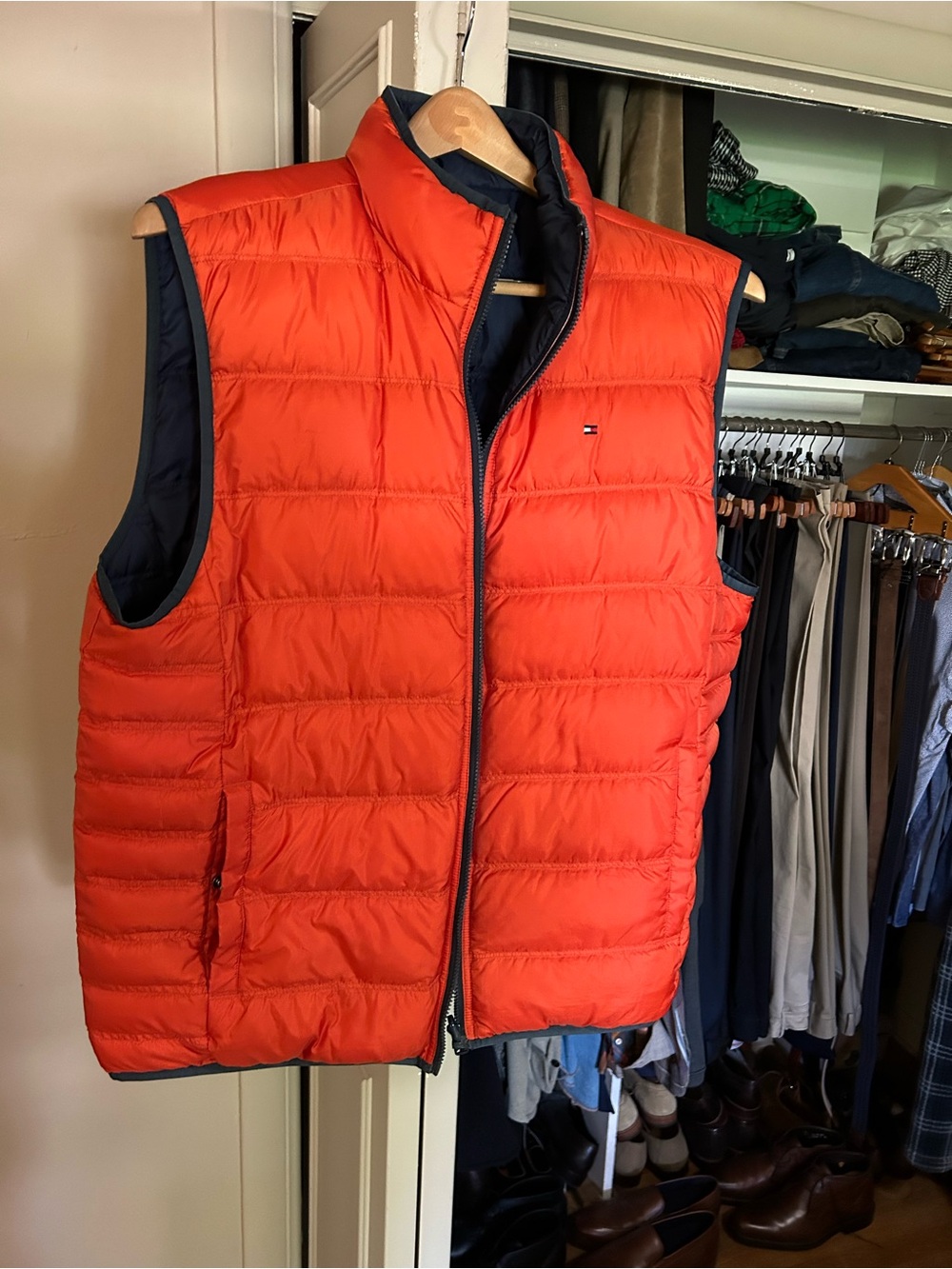 Tommy Hilfiger Men's Bright Orange/Navy Reversible Quilted Puffer Vest